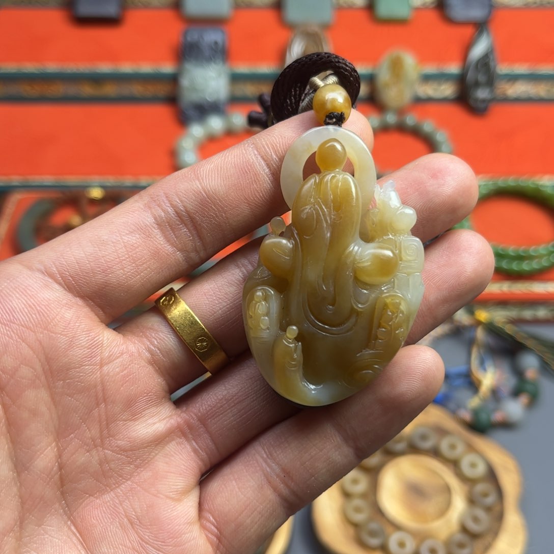 和田玉（糖玉）颈饰未镶嵌任****去