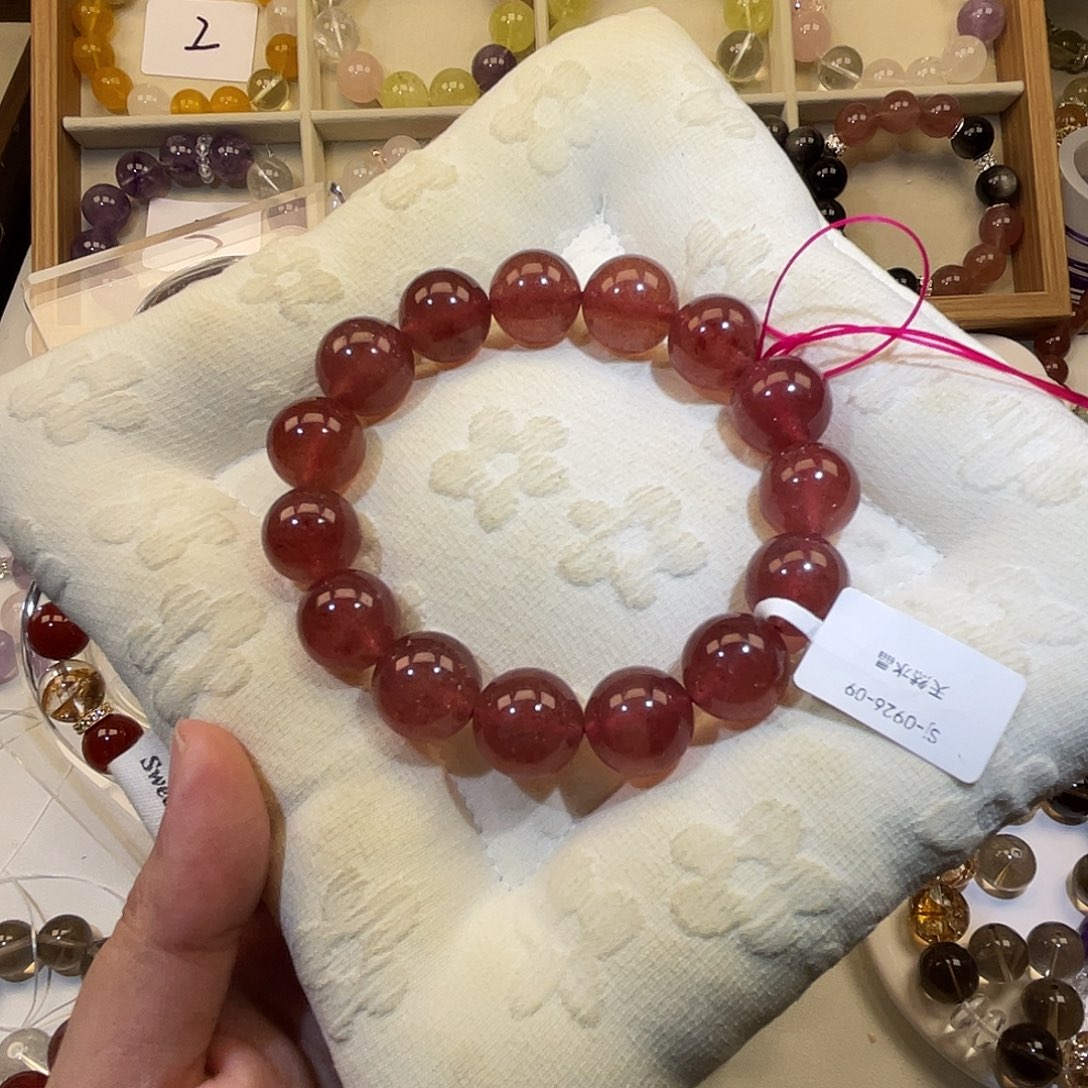 阳***.手链未镶嵌水晶草莓晶