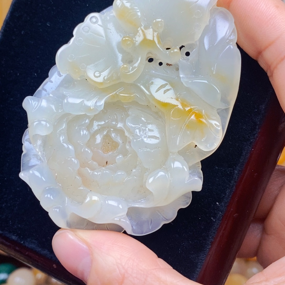 石英质玉（黄龙玉）颈饰未镶嵌