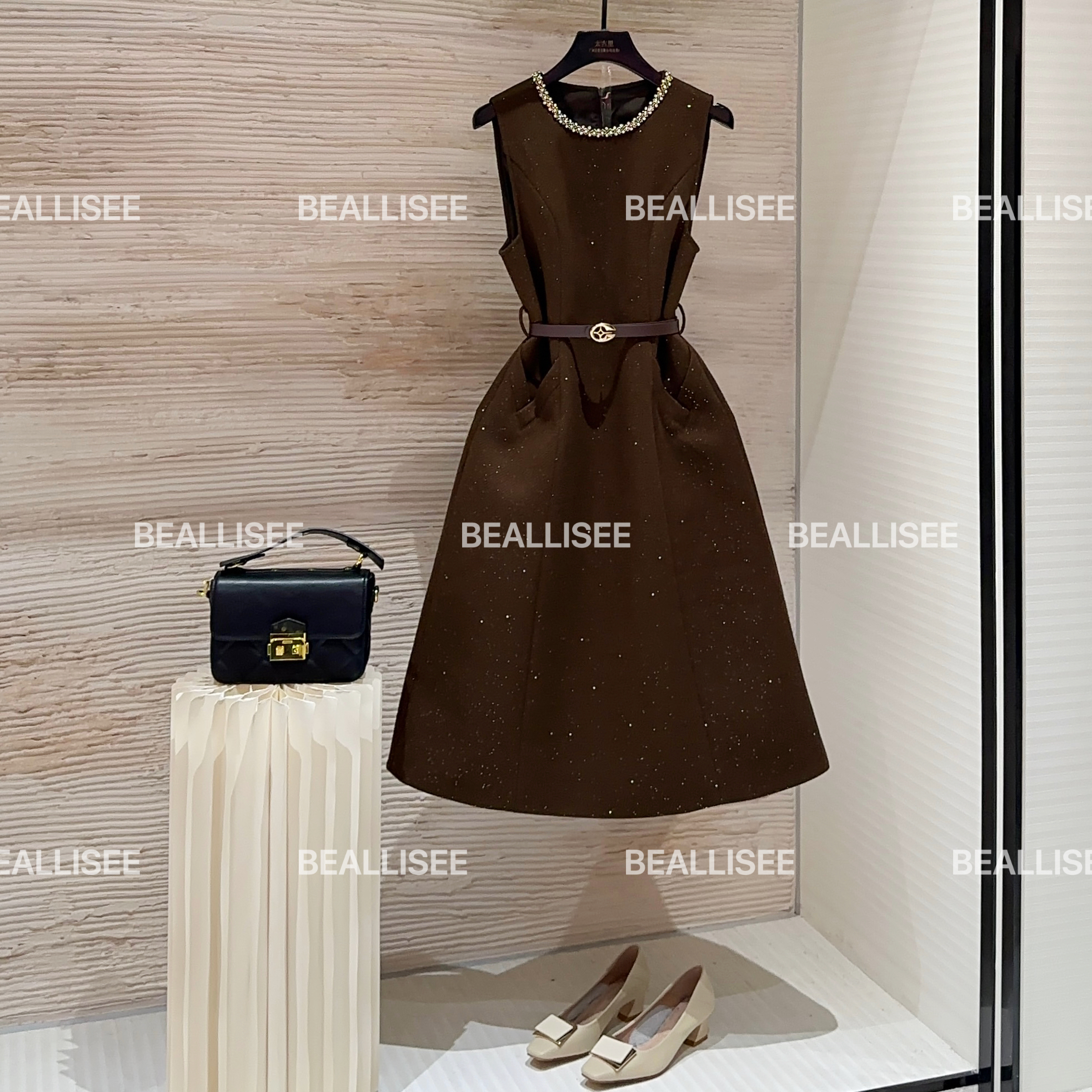 【宠粉价】秋冬新款无袖瘦国风时尚宽松连衣裙W-A1777