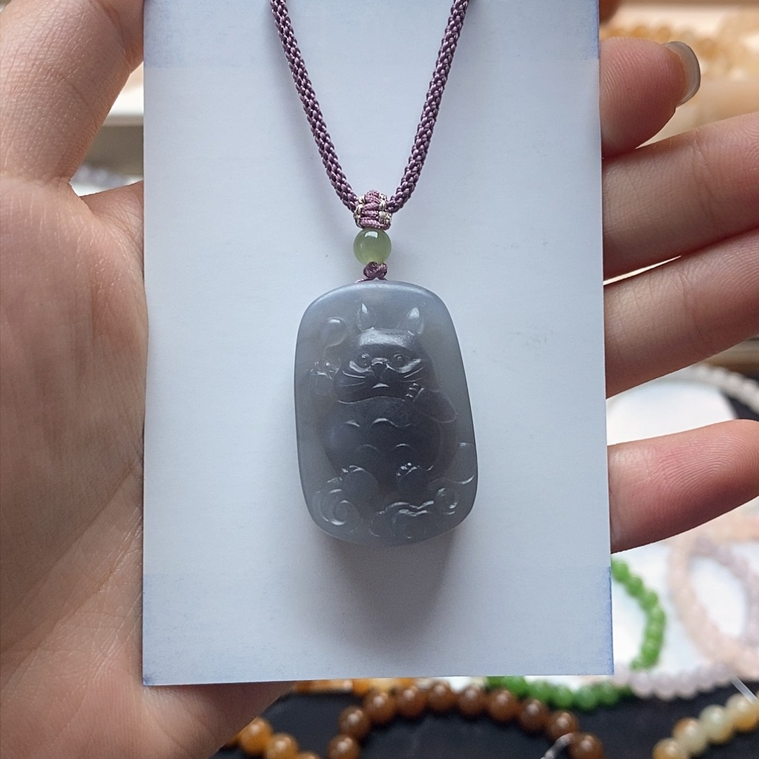 和田玉颈饰未镶嵌烟紫龙猫