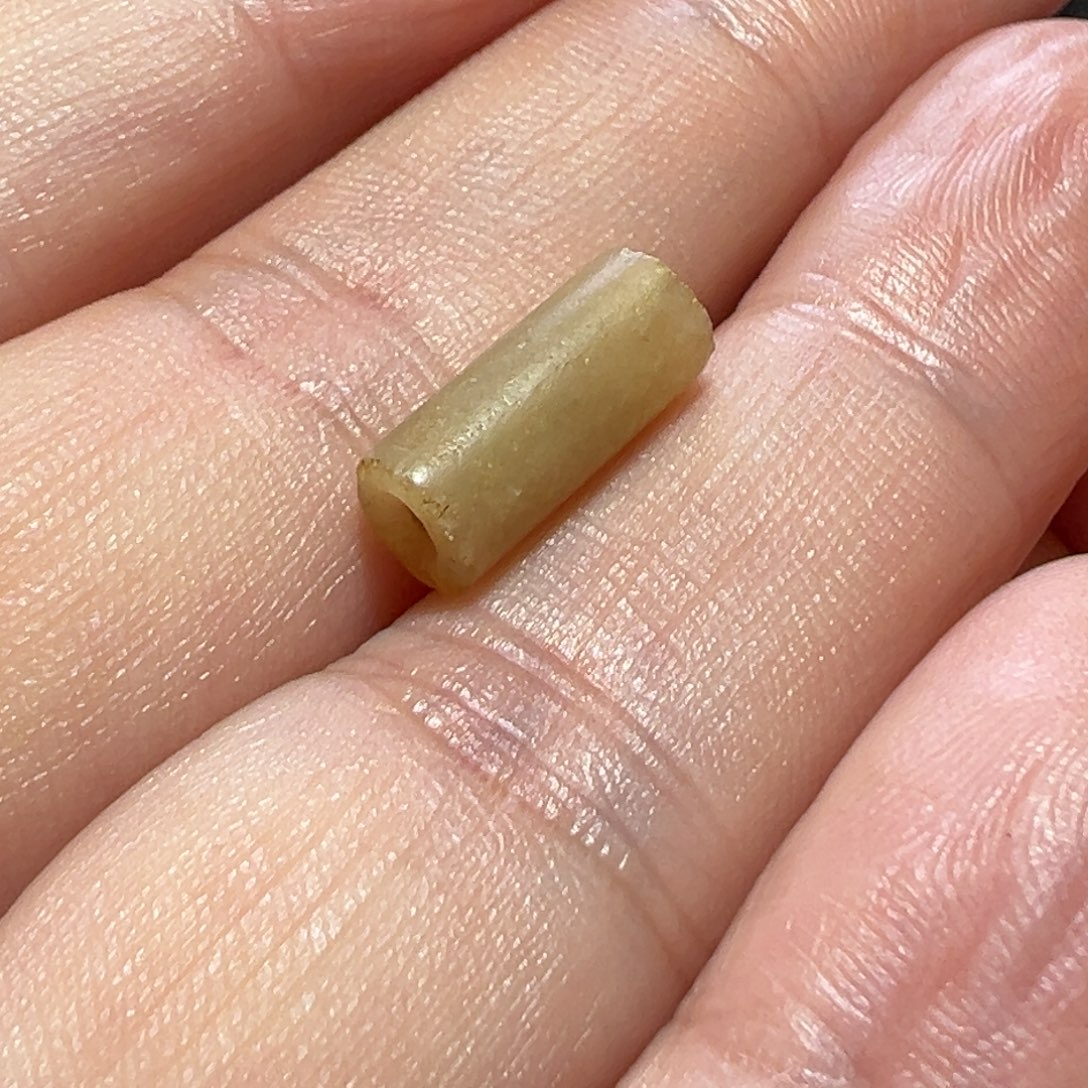 王***者和田玉未镶嵌颈饰