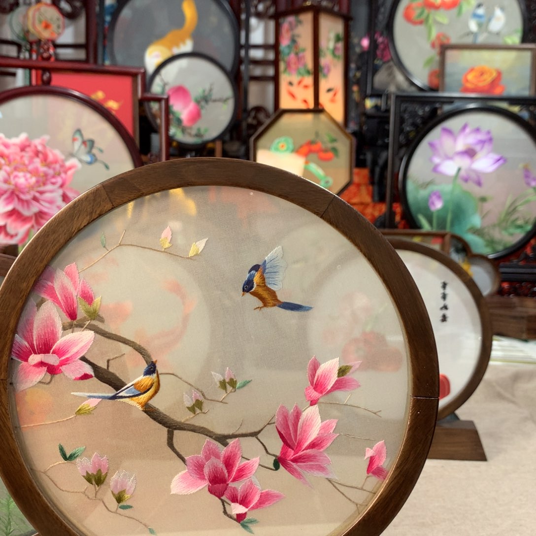 木苏绣精品推荐给朋友