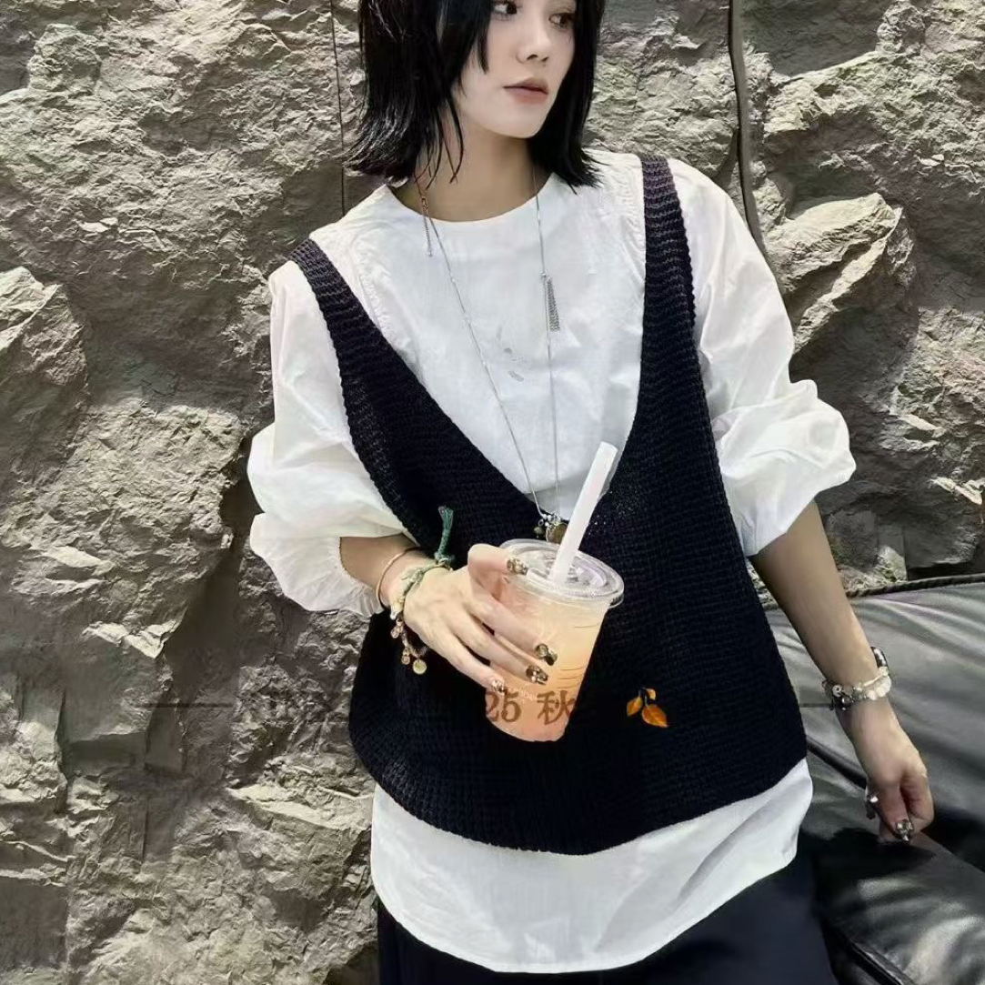春秋新款韩系时尚圆领泡泡袖衬衫与针织马甲叠穿上衣女