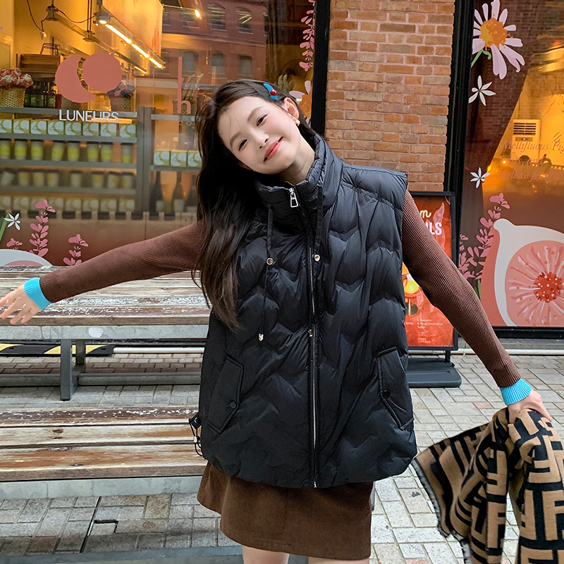 蕾蕾2025冬季新款大码女装新国标90白鸭绒宽松保暖马甲外套女9926