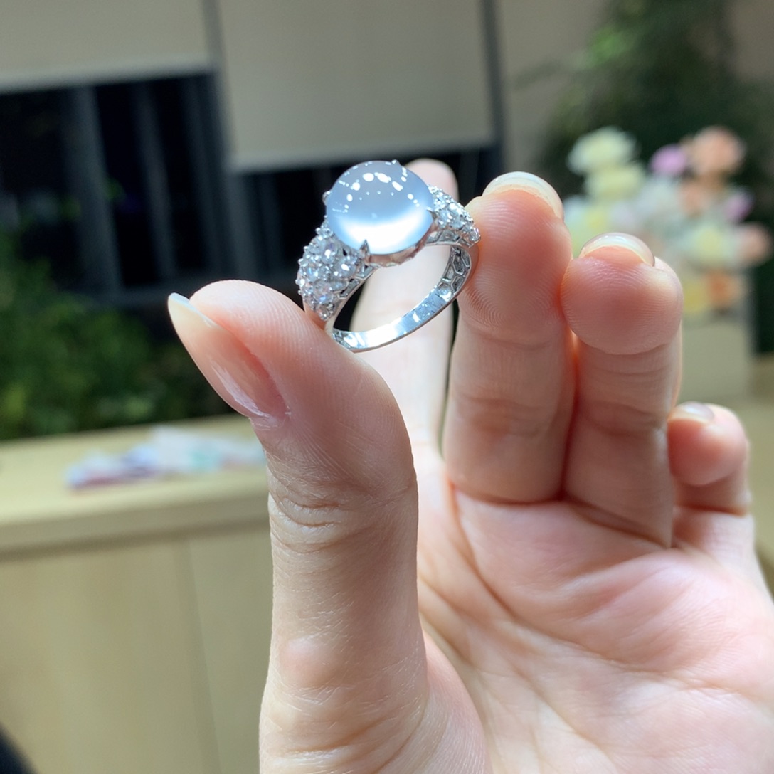 翡翠戒指18K金镶嵌蔚*?不退不换