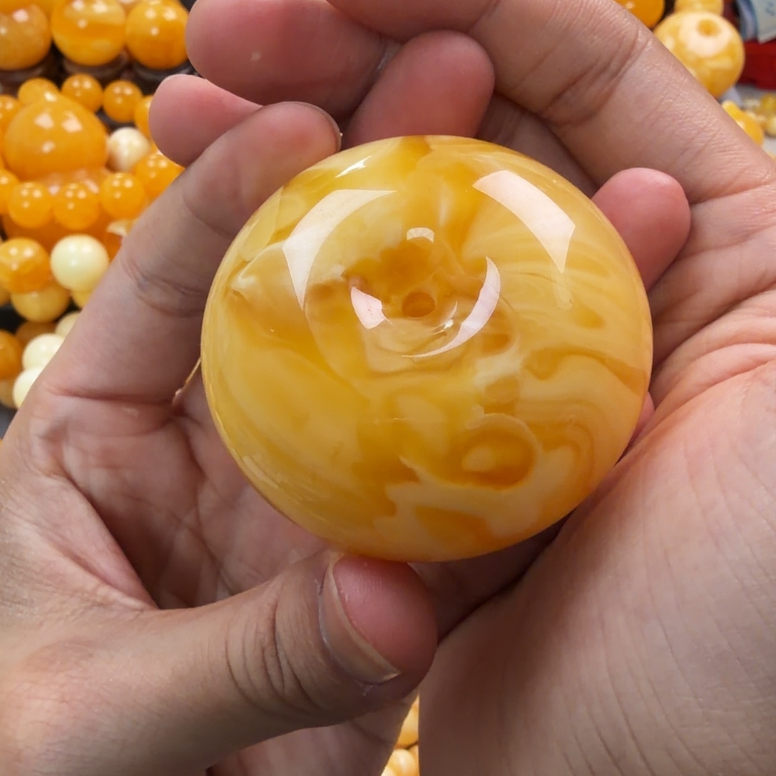 琥珀未镶嵌珠宝奇石57g