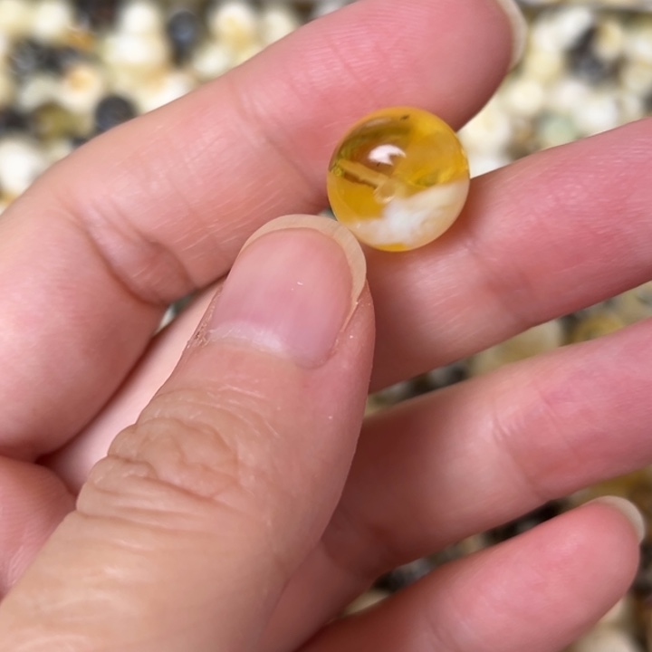 蜜蜡未镶嵌裸石12.3mm一个