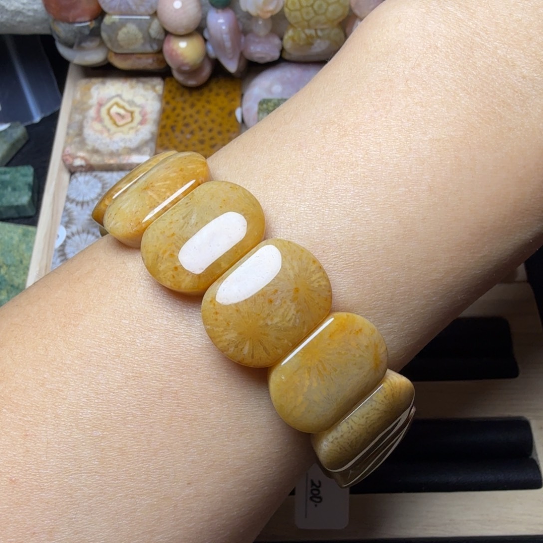 硅化玉未镶嵌黄绿烟花 可盘