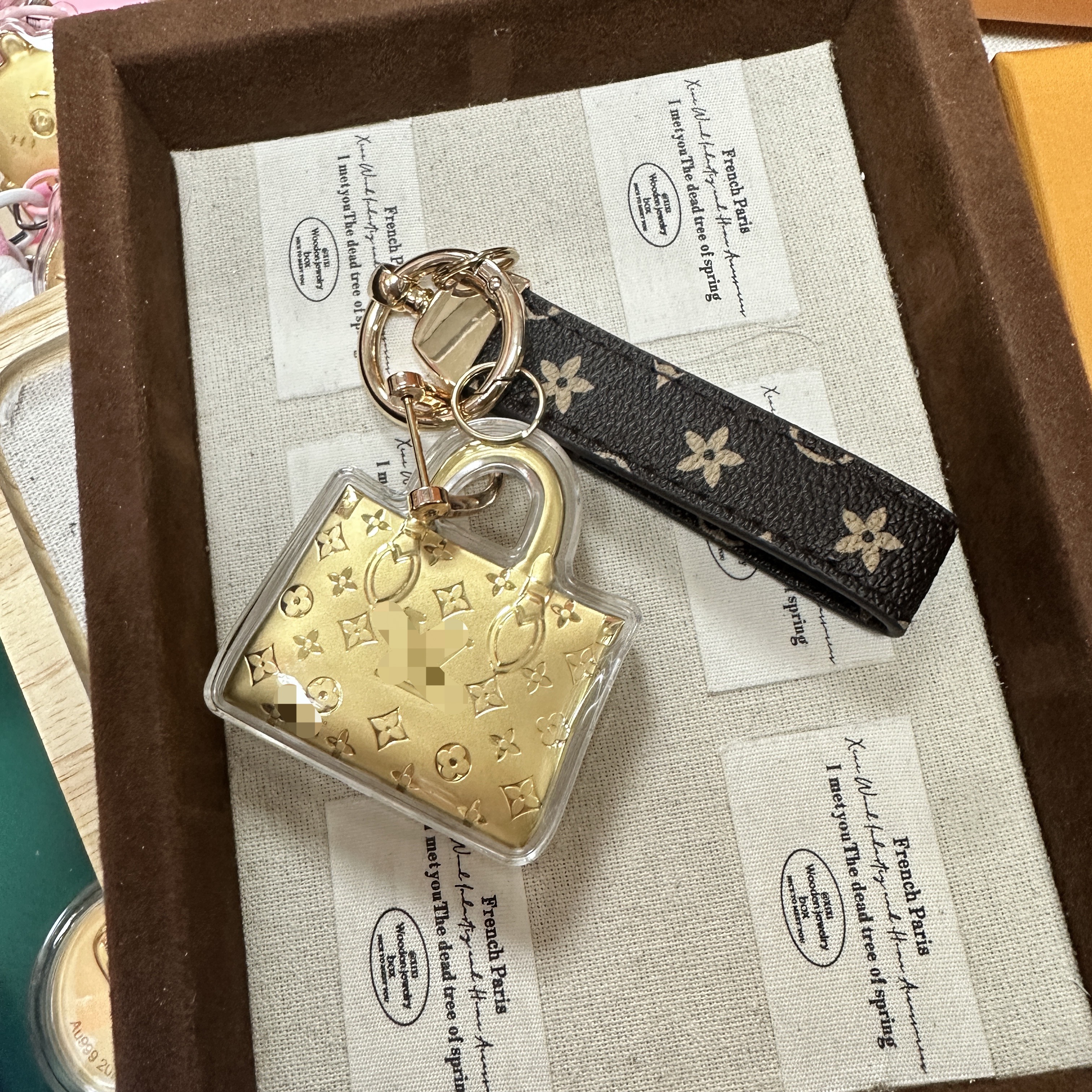 深圳水贝 【双面驴包+证书礼盒+礼袋+防尘袋】 手机包包挂件 钥匙扣