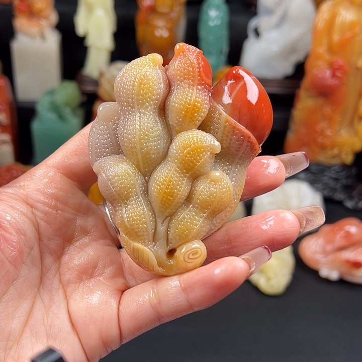 寿山石三彩老性芙蓉石