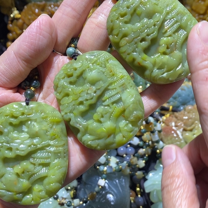岫玉岫玉吊坠未镶嵌