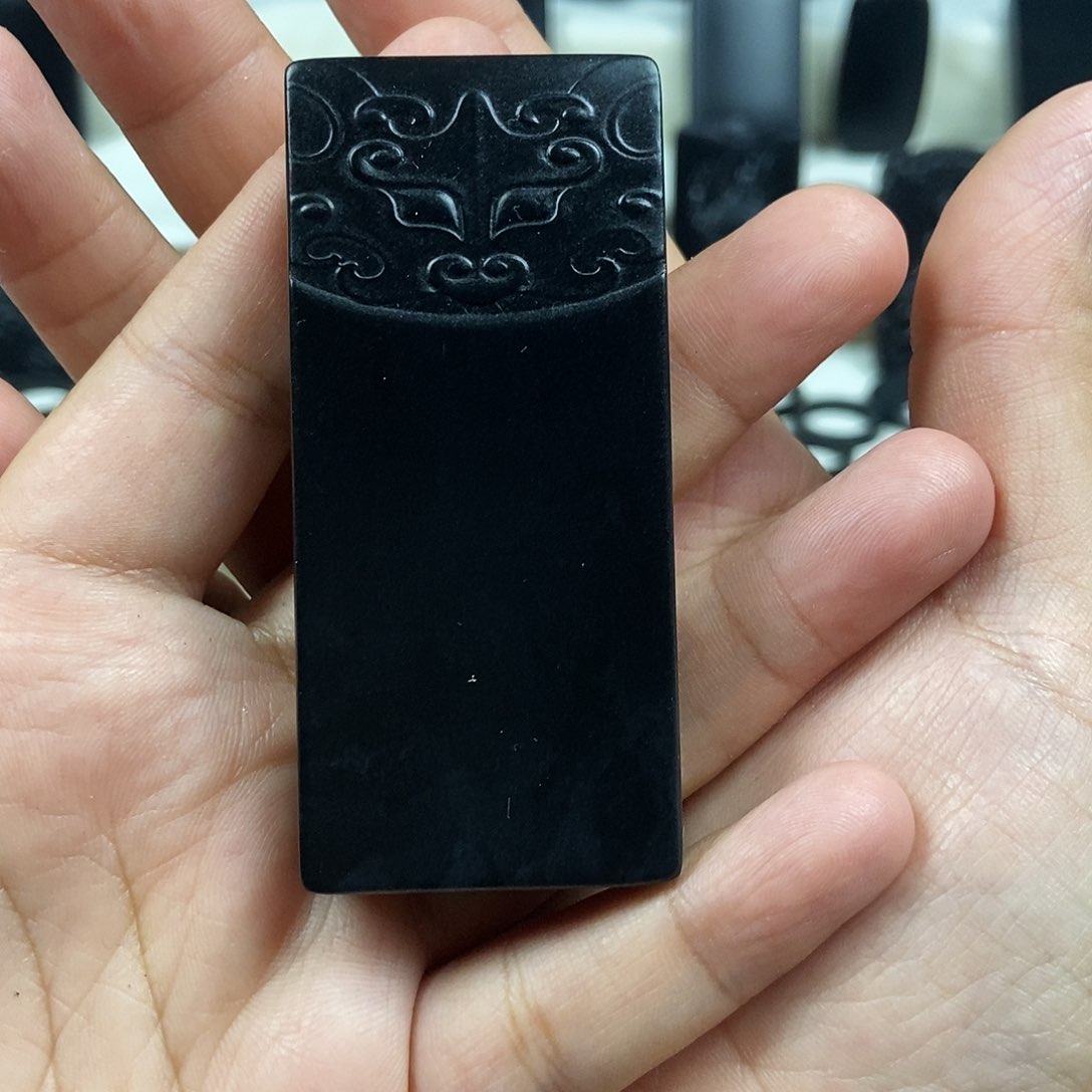 手链未镶嵌和田玉（墨玉）轉****)兽面无事牌