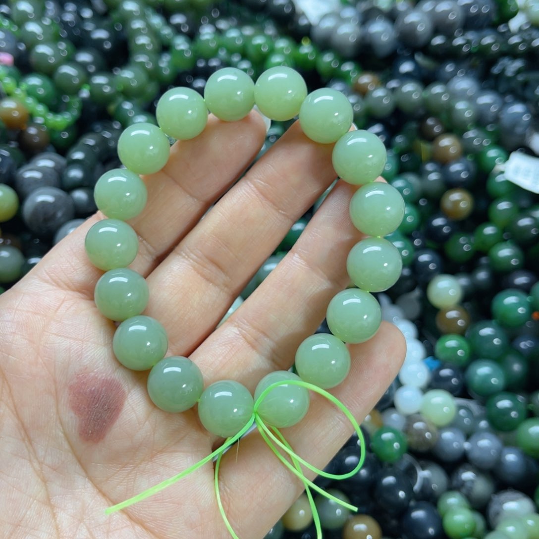 未镶嵌手链和田玉色****王