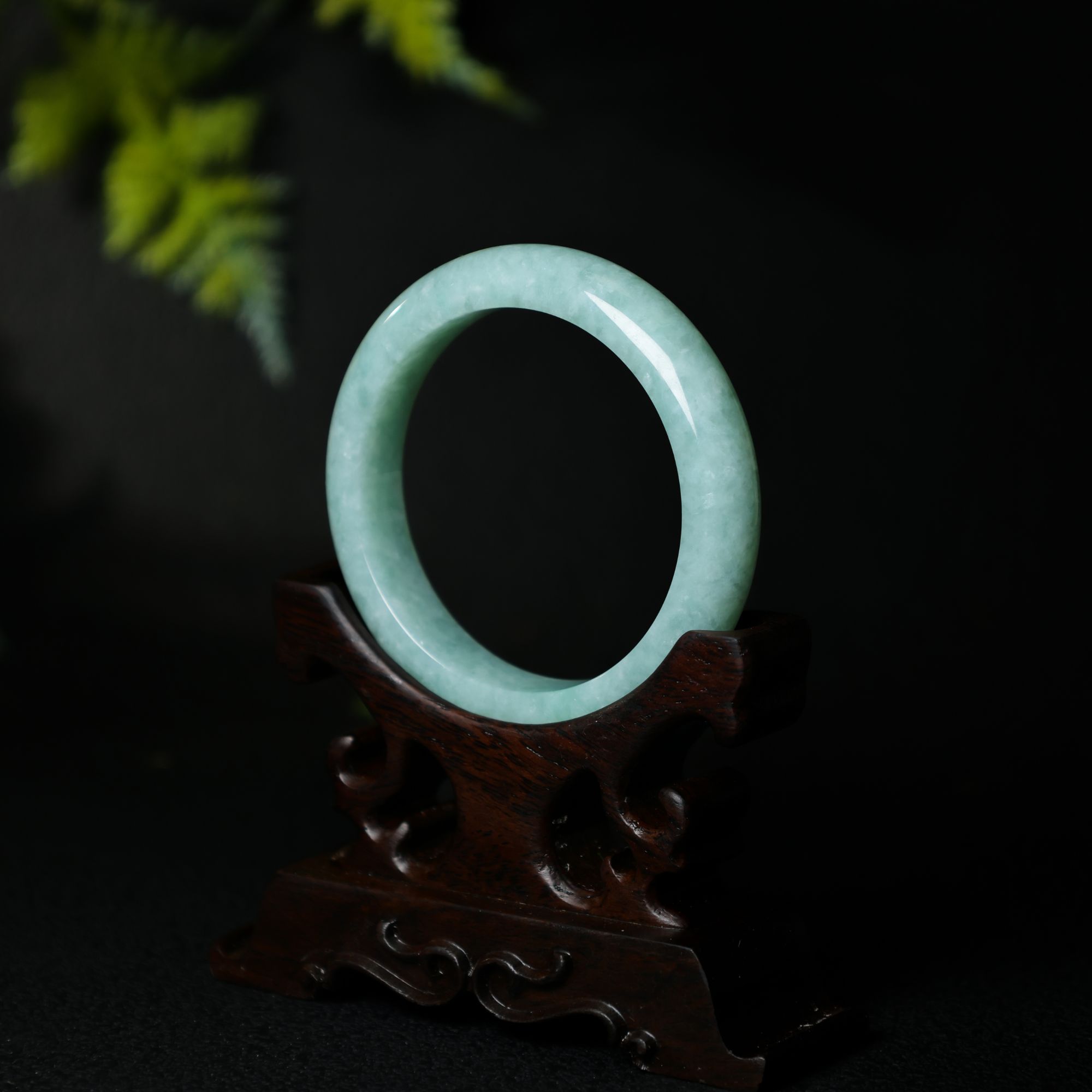 Colourful Yunnan/七彩云南细糯种果绿天然翡翠镯54圈