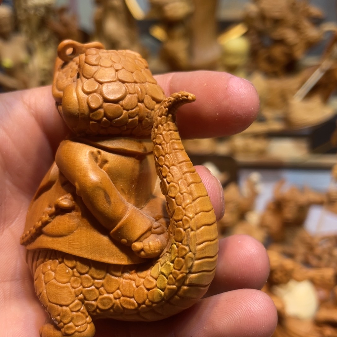 黄杨木小叶黄杨鳄鱼手把件