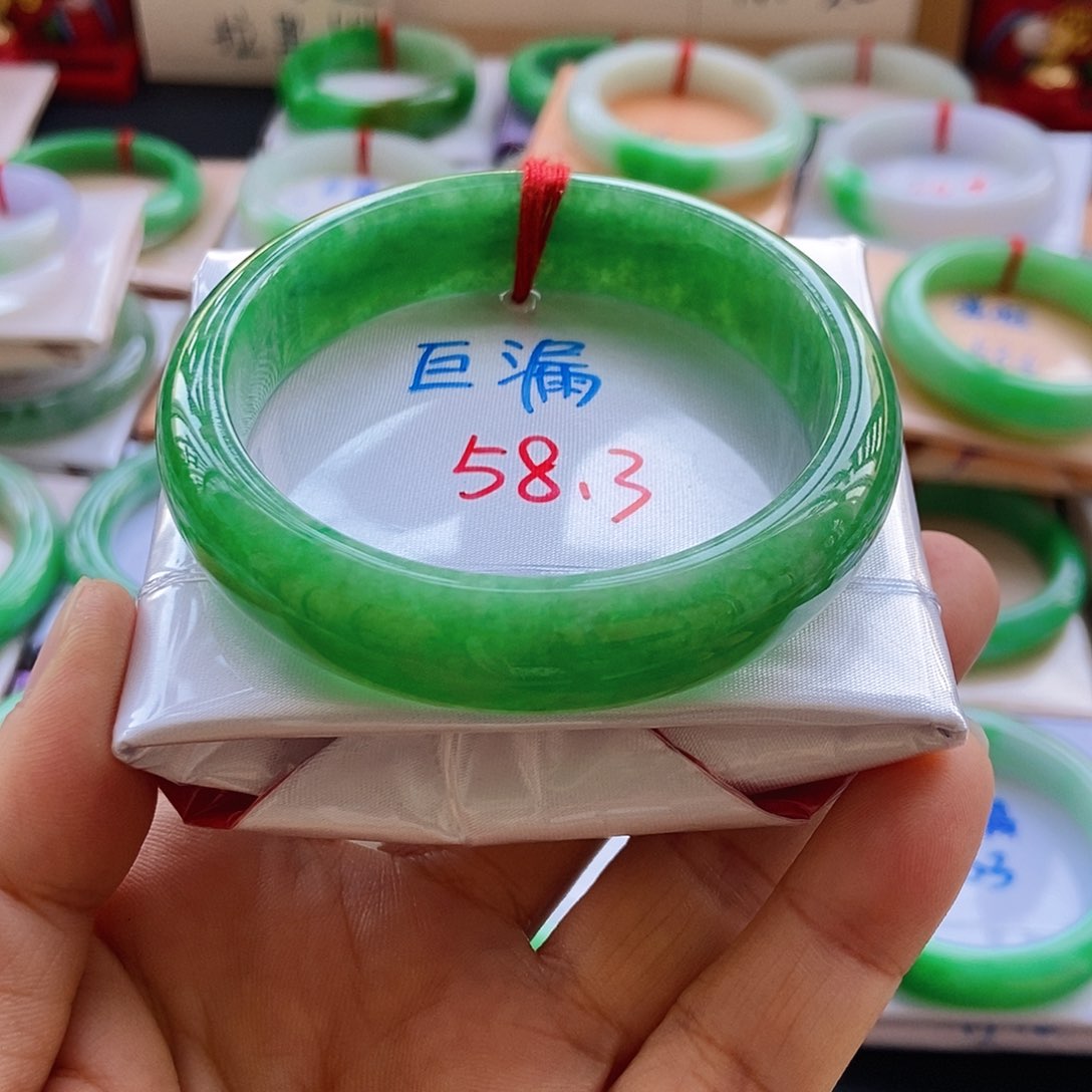 未镶嵌手镯翡翠彩**空手镯