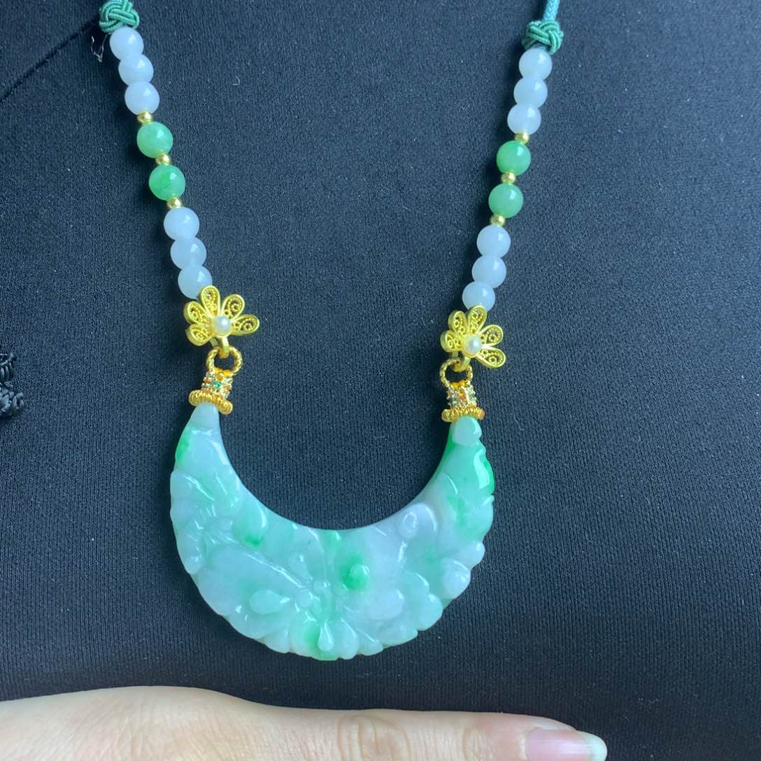 翡翠颈饰未镶嵌翡翠