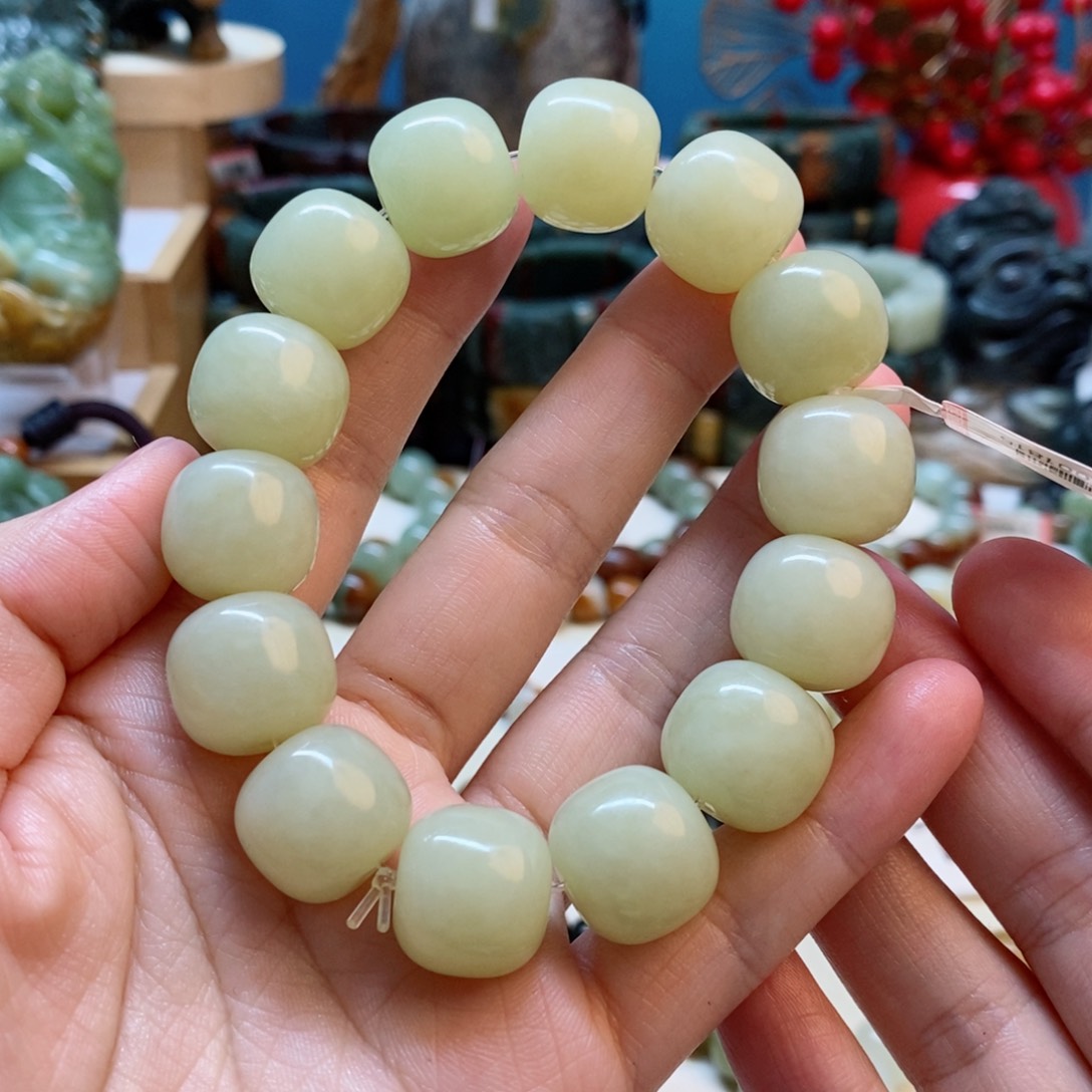 透闪石质玉手串未镶嵌