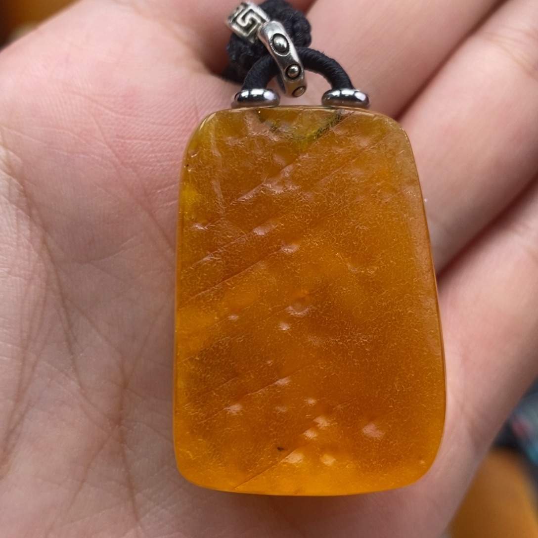 琥珀吊坠(赠链)未镶嵌