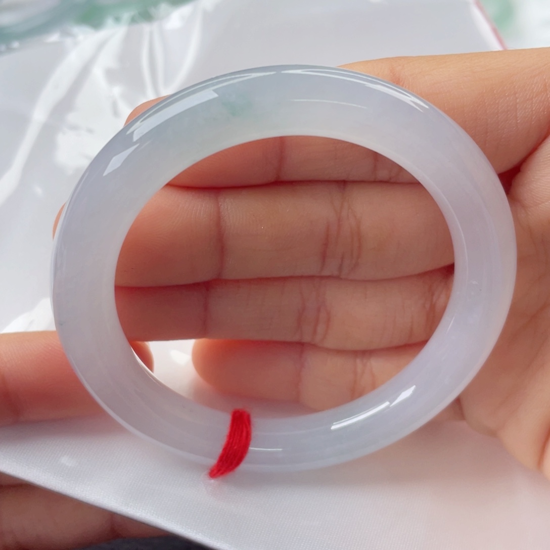 翡翠未镶嵌手镯（圆镯）