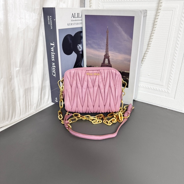 95新 MIU MIU/缪缪 樱花粉褶皱单肩斜挎包
