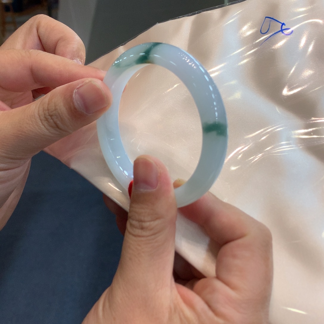 翡翠未镶嵌手镯手镯