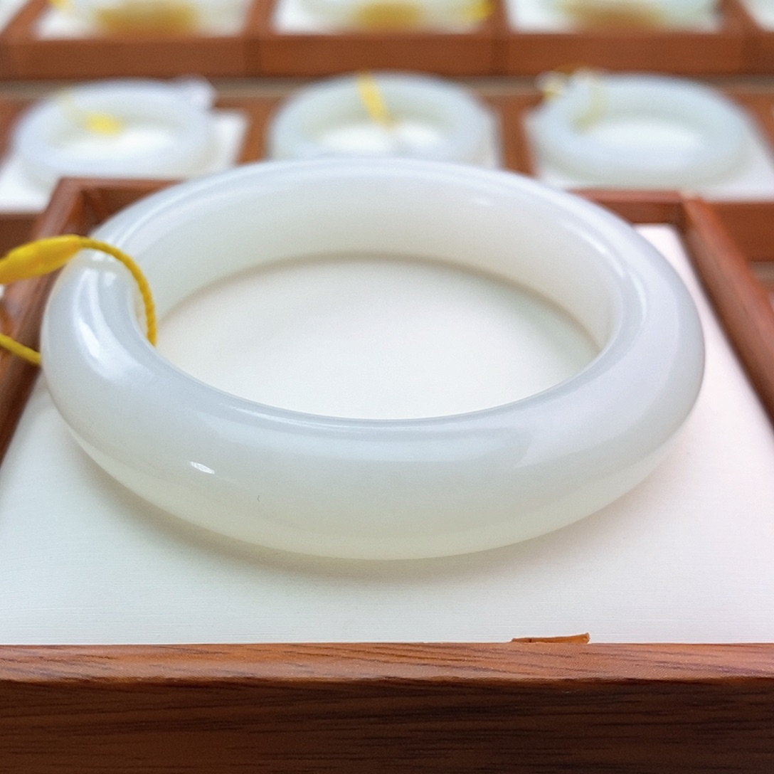 和田玉（白玉）手镯未镶嵌