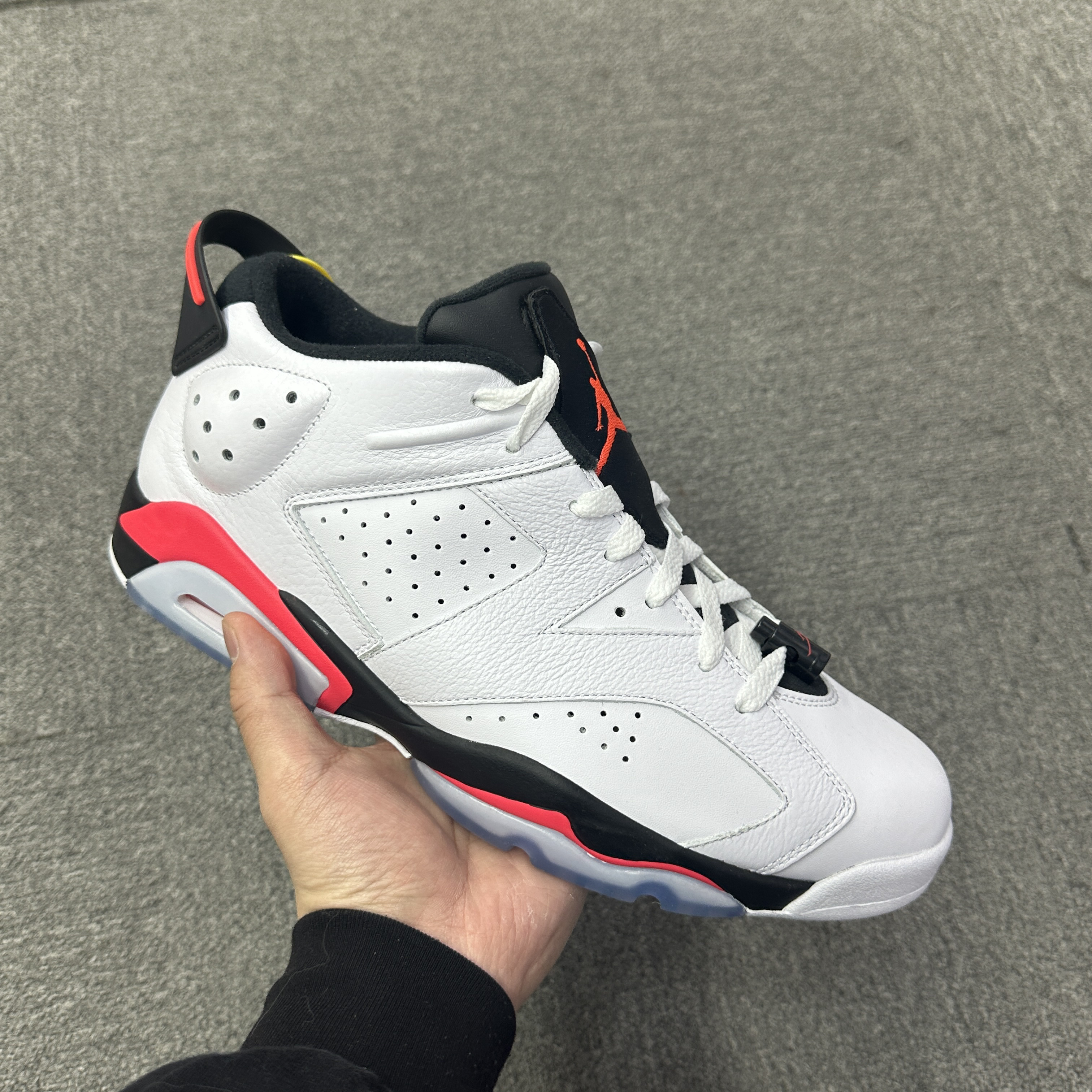 99新 AIR JORDAN 42.5码  aj6红外线  原盒  球鞋