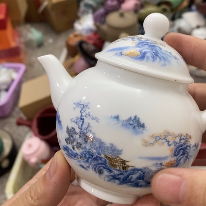 陶瓷艺术品及陶瓷壶