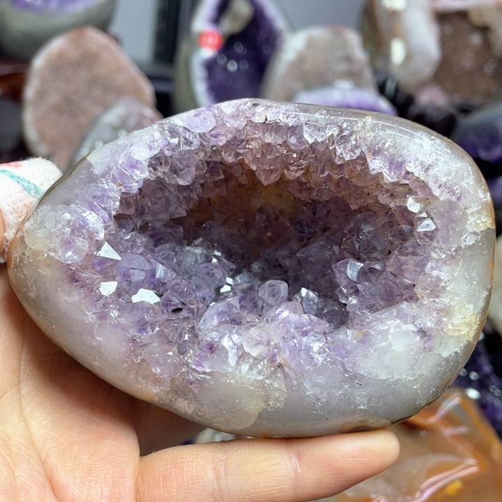 水晶摆件未镶嵌捡漏