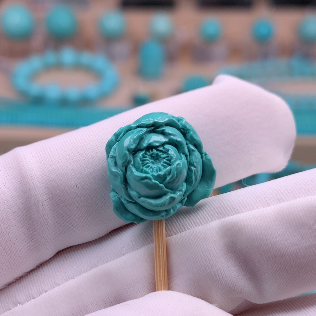 绿松石未镶嵌珠宝奇石