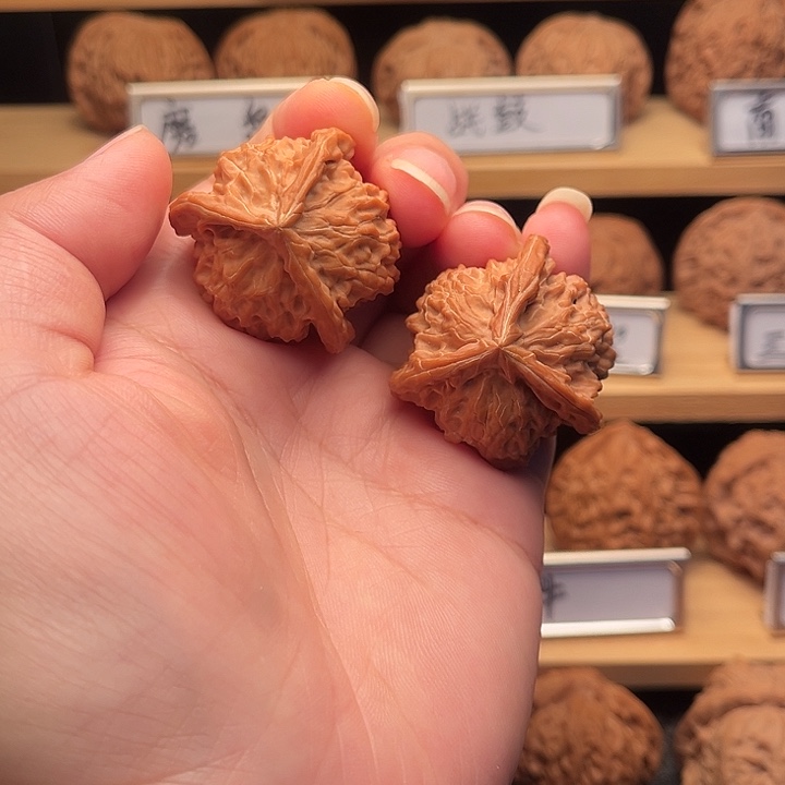 文玩核桃把件36三棱