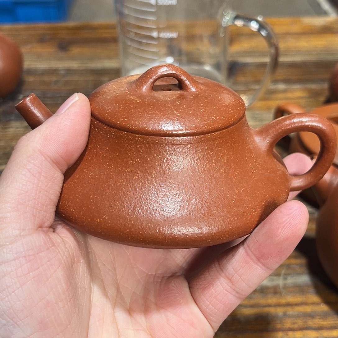茶壶紫砂紫砂的味道很