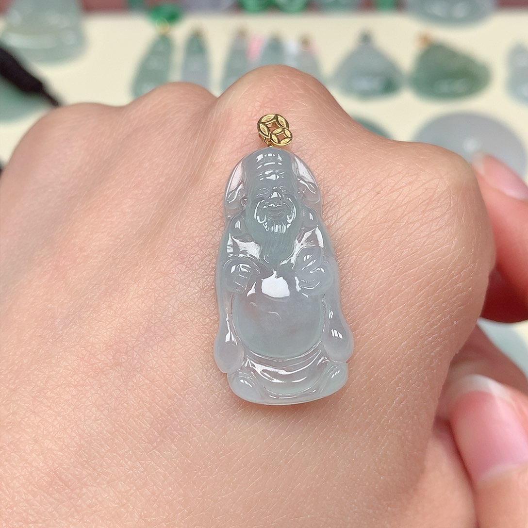 翡翠颈饰未镶嵌财神