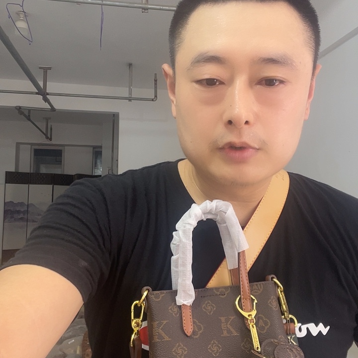 山羊皮（革）麂皮（革）犏牛皮（革）蚕丝羊剖层皮革黄牛皮（革）