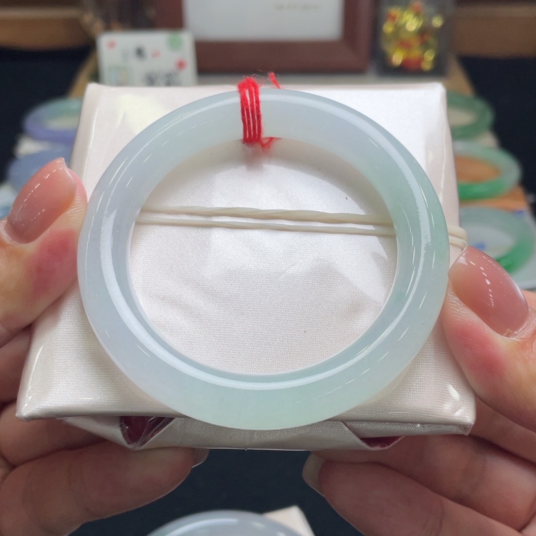 翡翠手镯未镶嵌翡翠52圆条