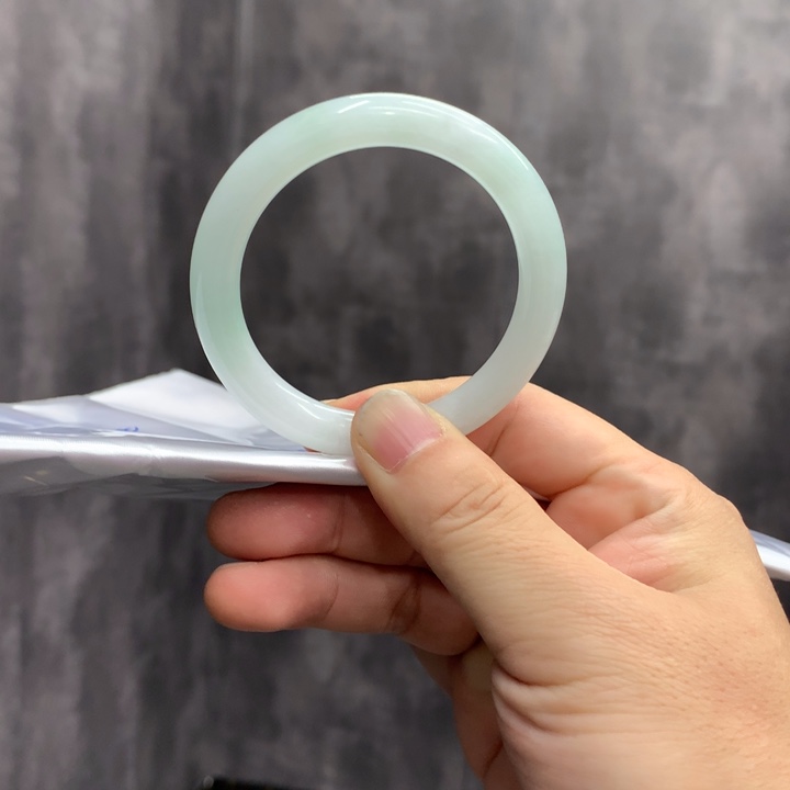 翡翠未镶嵌手镯手镯