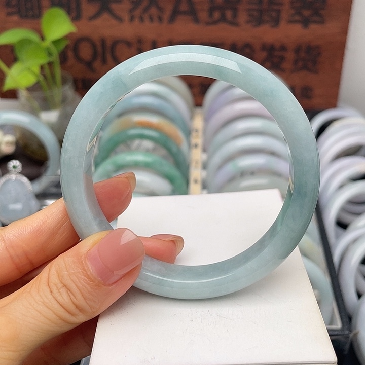翡翠未镶嵌手镯60正圈