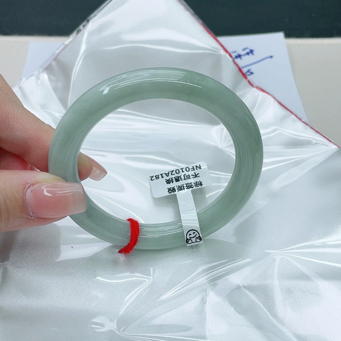 翡翠手镯未镶嵌圆53