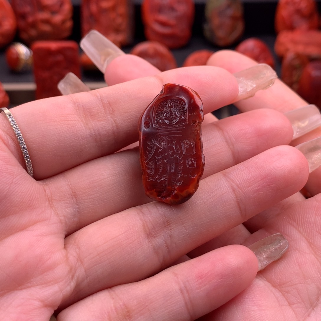 南红玛瑙南红川料原矿牛血红无相佛17mm➕未镶嵌