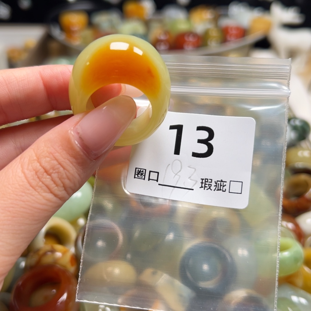 昭***宇蛇纹石玉未镶嵌戒指