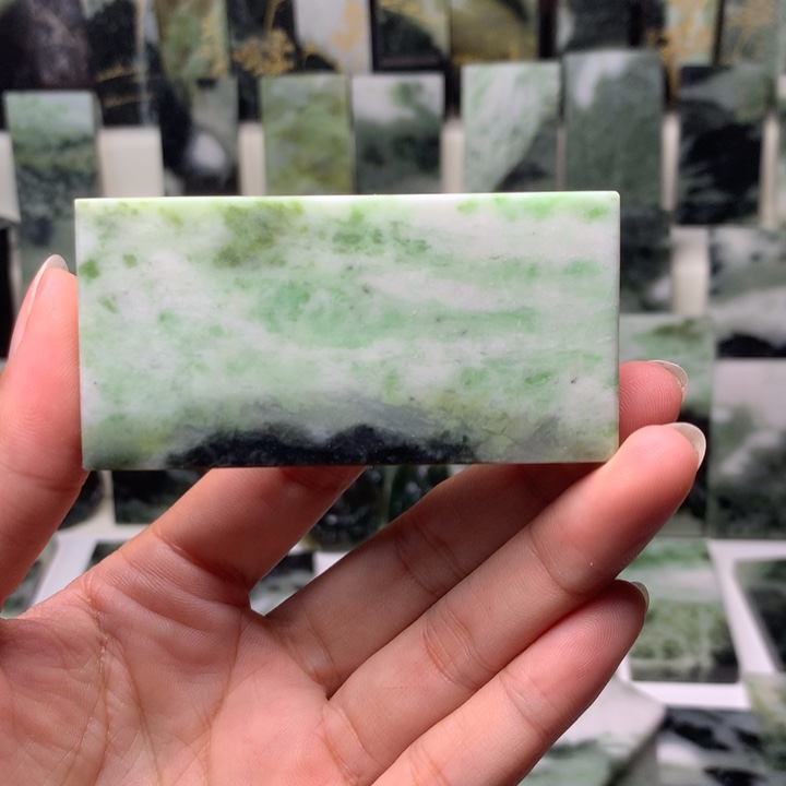 独山玉颈饰未镶嵌