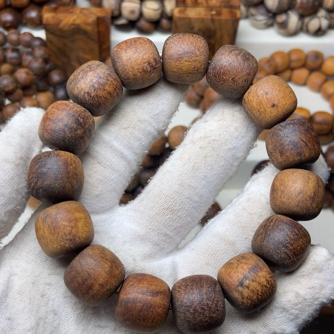 贡木福利1516老型珠手串