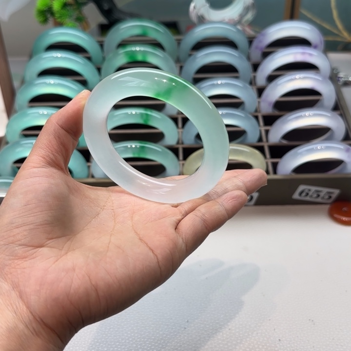 玉?**?时尚飘花手镯505