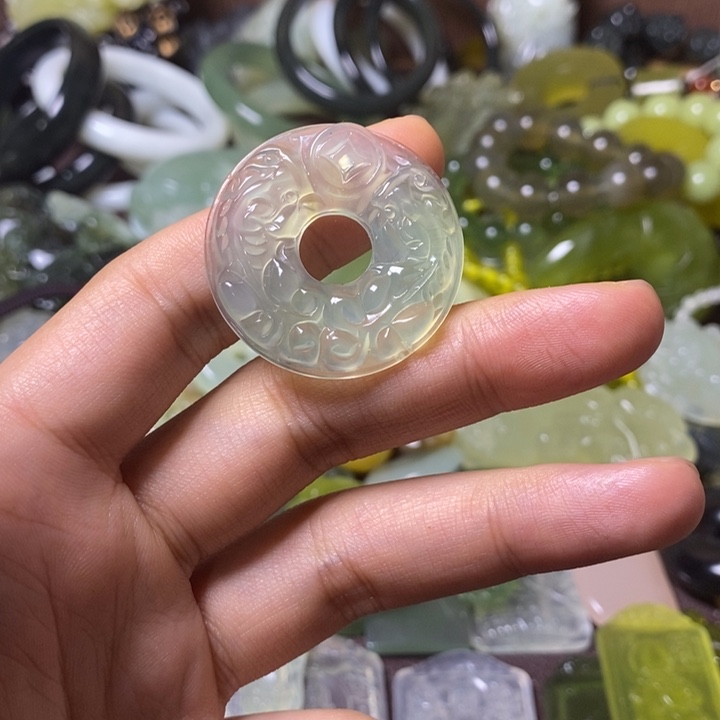 岫玉岫玉颈饰未镶嵌