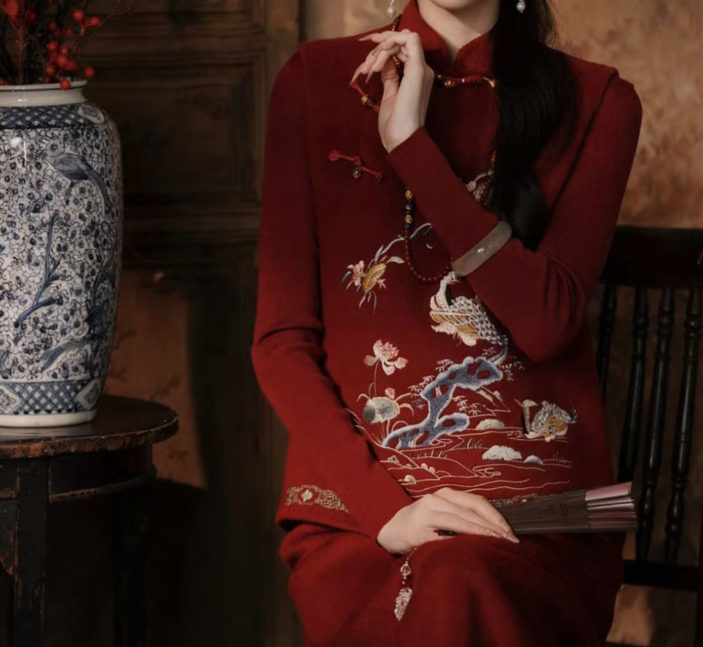 【鸳鸯曲]手工坊-毛双面呢大衣重工刺绣上衣+半裙