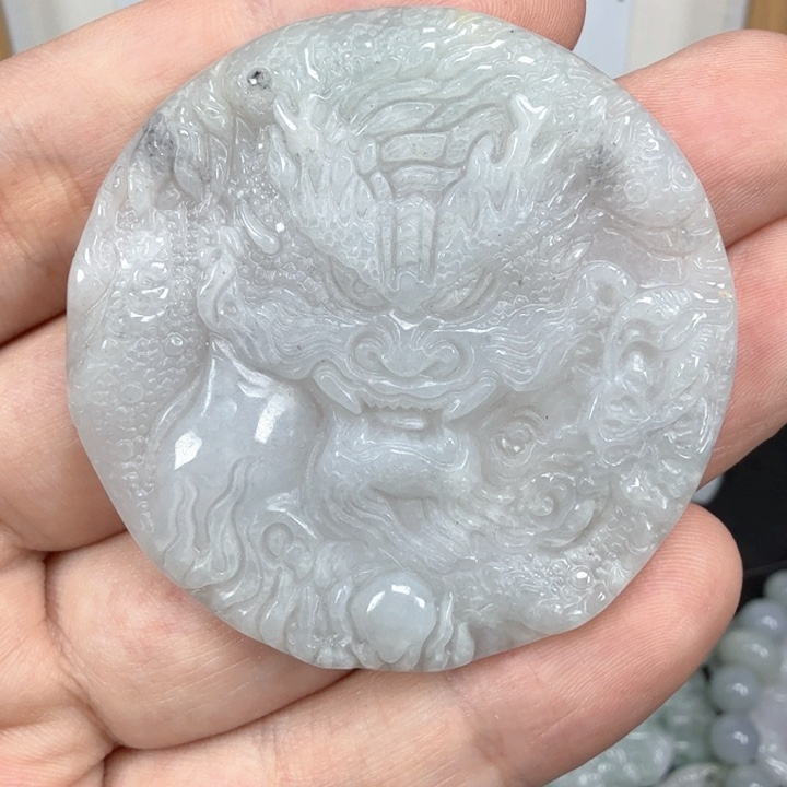 翡翠挂件未镶嵌翡翠