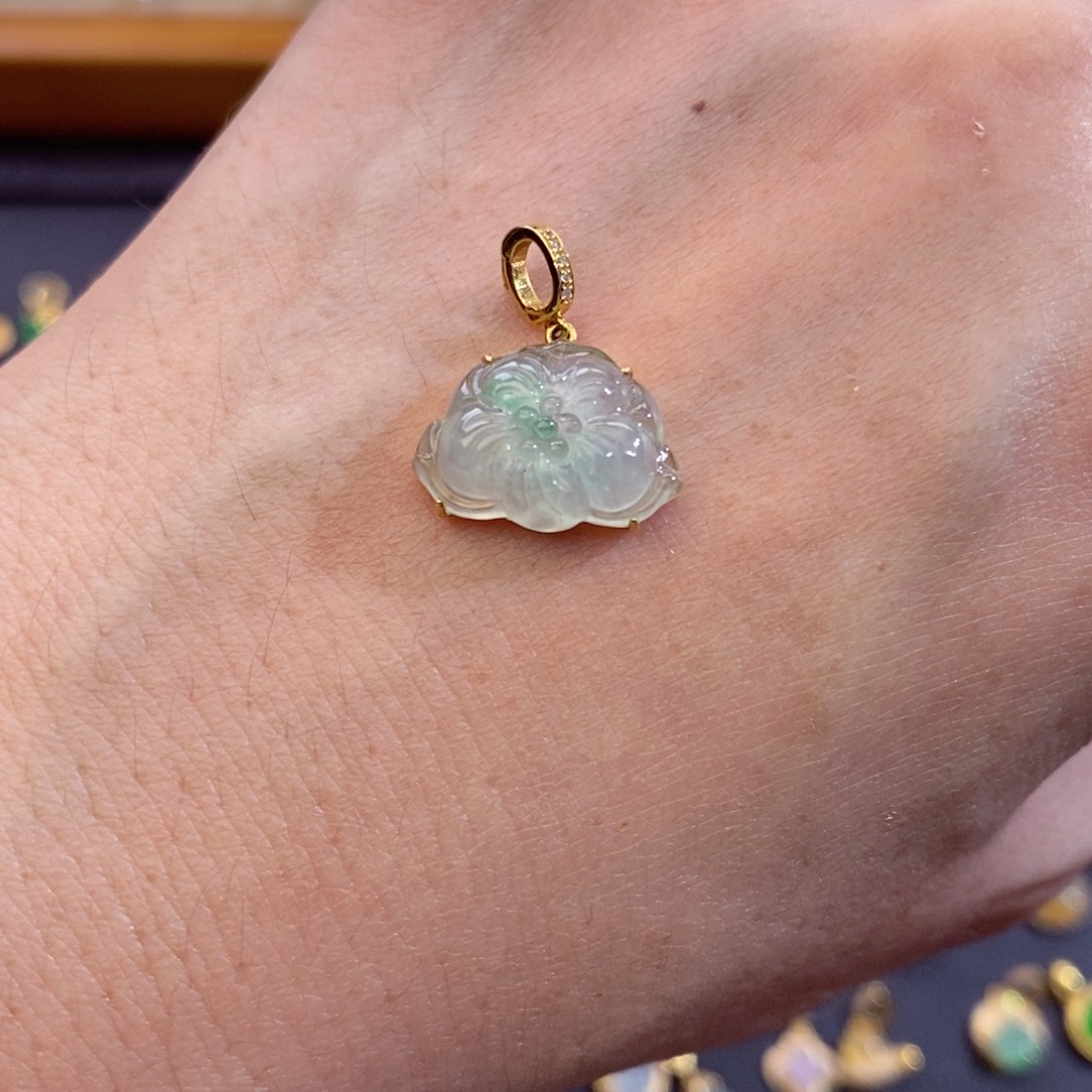 @***y颈饰18K金镶嵌翡翠