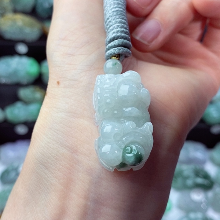 翡翠颈饰未镶嵌天然